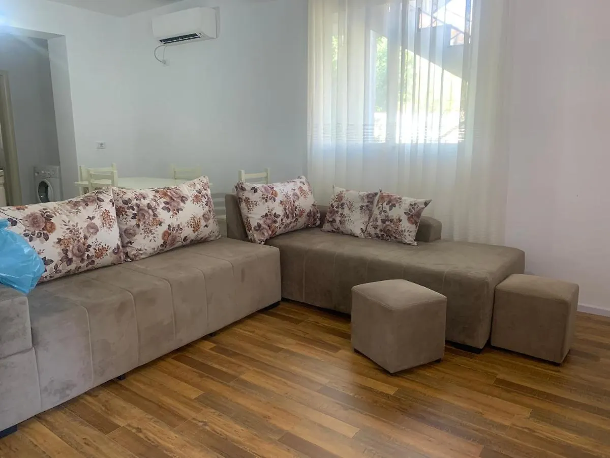 Blevim Place Vlorë 0*,